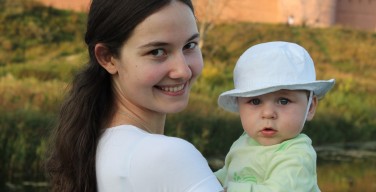 Дознаватель нанес побои Людмиле Есипенко, выступившей против кощунства в Манеже