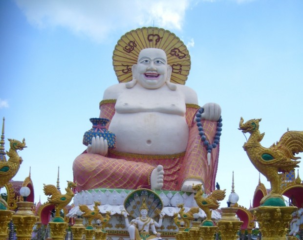 Огромный идол «Будды Богатства» в языческом капище на  о.Самуи