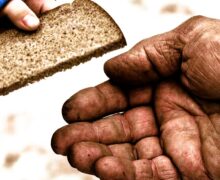 Христианское милосердие против языческой кармы. Протоиерей Олег Стеняев